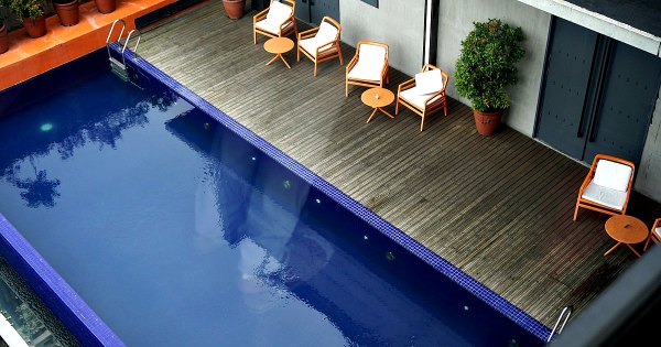 The B Hotel Breakfast swimming pool