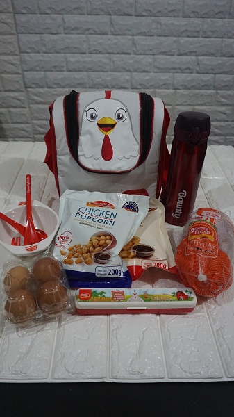 Bountyfresh giveaways include a Chicky thermal bag, a whole chicken, a chicken popcorn, brown eggs, water bottle and baon wares