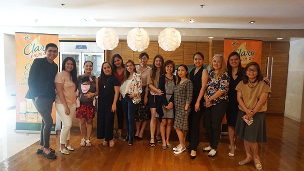 With the other moms / mommy bloggers at the Claro Palm Oil meet-up 