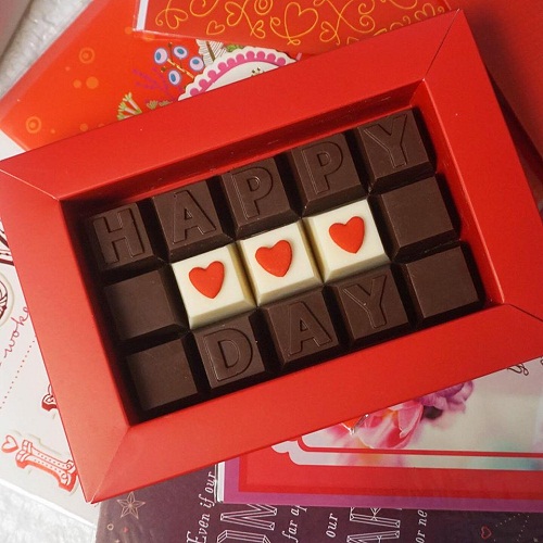 I won't mind receiving chocolates along with the greeting cards!