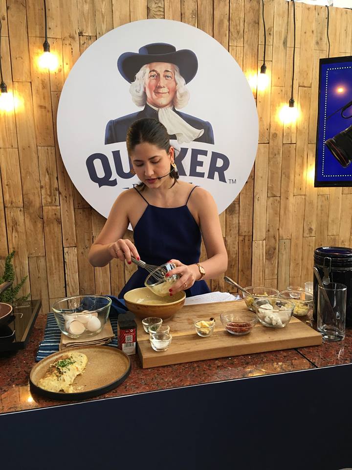 Xandra Rocha's cooking demo for the Chicken/mushroom Quaker Oatsilog