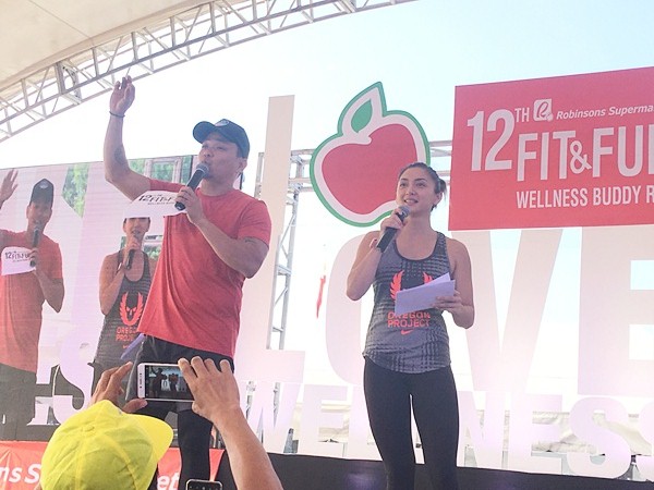 Celebrity couple Drew Arellano and Iya Villania hosted the program after the race
