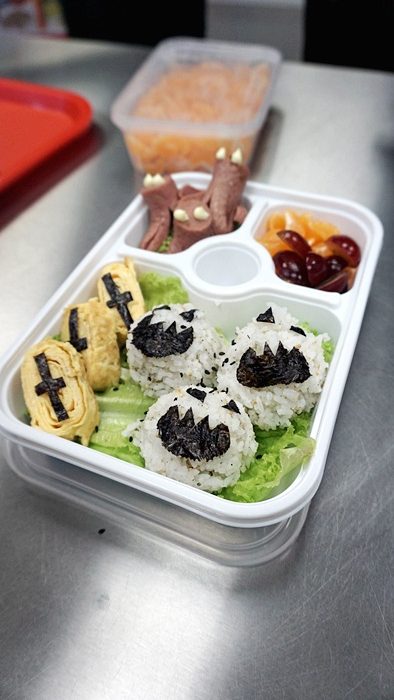 Learned character bento making with Aji Savor on Rice. Now our rice characters will be healthier and taste more flavorful too!