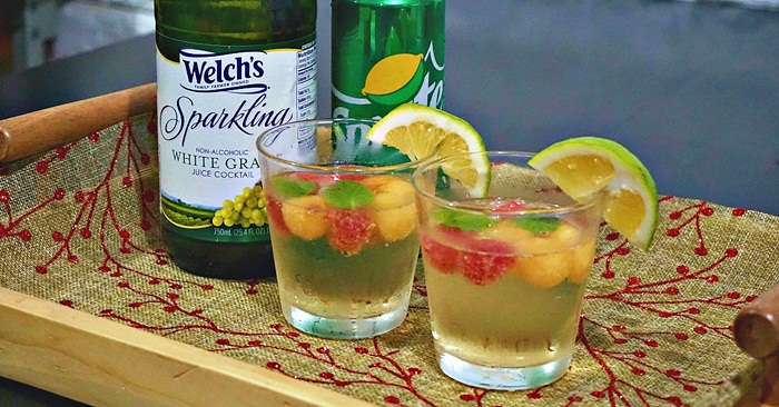 Tweelselmom’s Fruity and Sparkly Holiday Mocktail