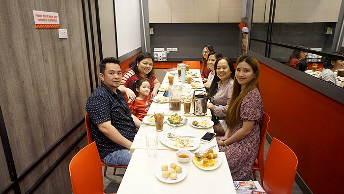 with mommy bloggers and Ricamille De Jose 
Mall Marketing Officer- Regalado
 Robinsons Supermarket Corporation 