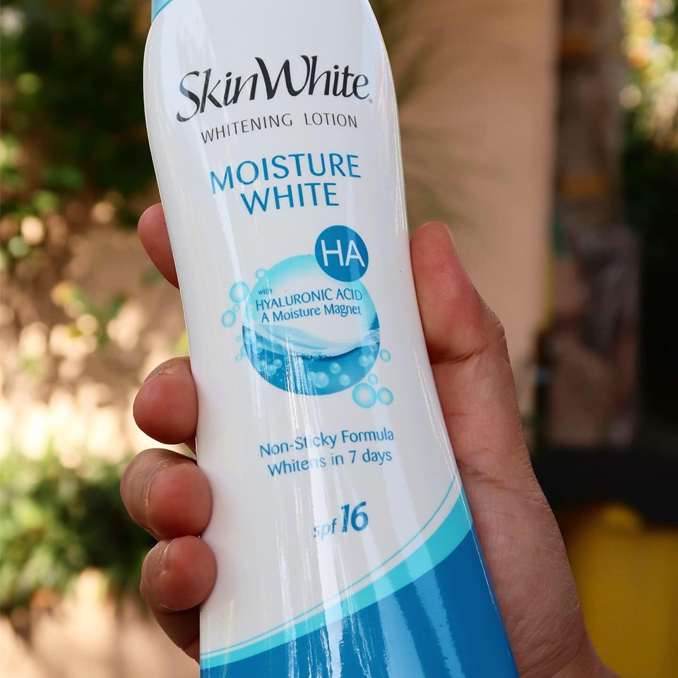 SkinWhite MoistureWhite has Hyaluronic Acid which acts as a moisture magnet and keeps moisture in the skin
