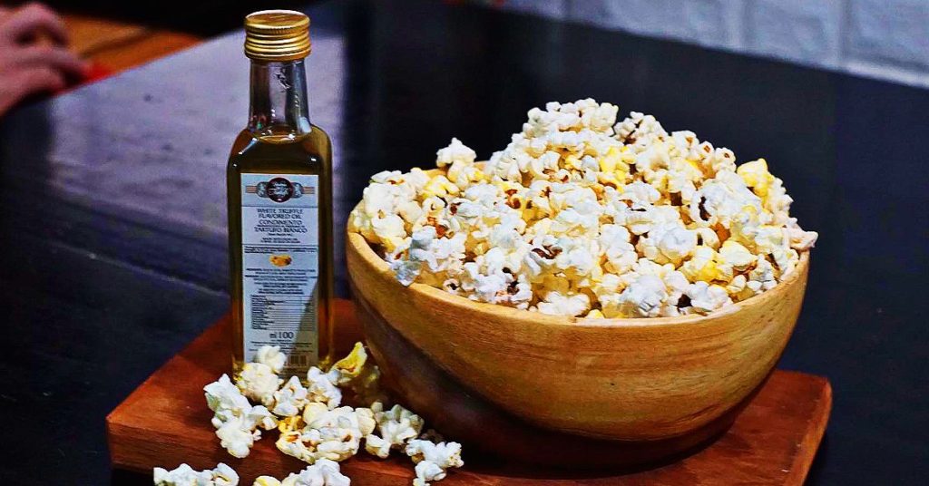 I drizzled some truffle oil on our popcorn and as soon as the oil touched the popcorn, I smelled the aroma and I thought I was transported to Italy.
