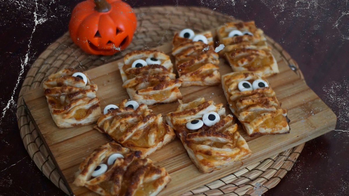 Apple Mummy Pies - TweenselMom / Mommy Blogger | TweenselMom / Mommy ...